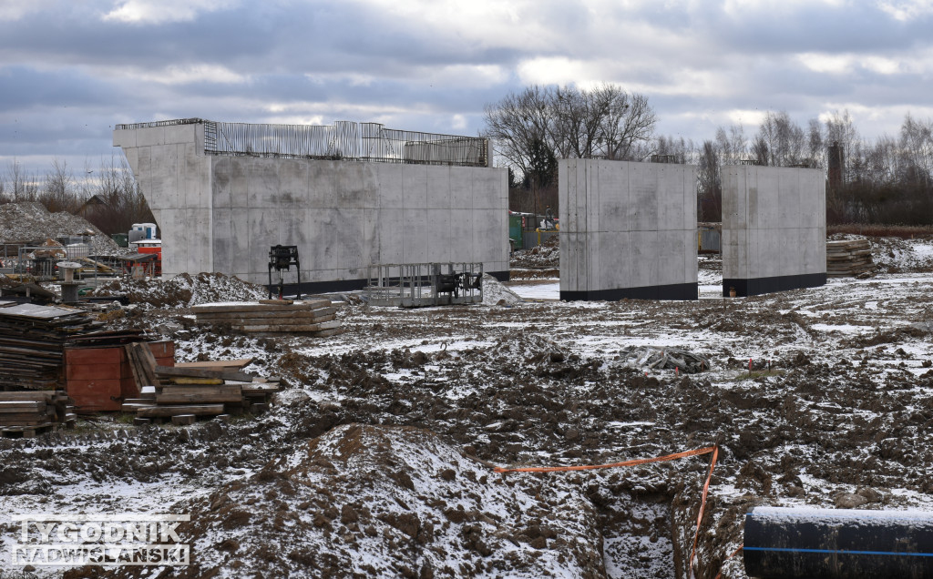 Budowa węzła drogowego za mostem w Sandomierzu
