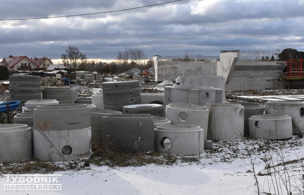 Budowa węzła drogowego za mostem w Sandomierzu