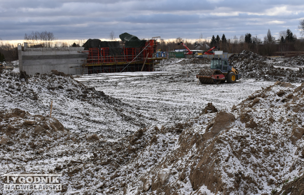 Budowa węzła drogowego za mostem w Sandomierzu