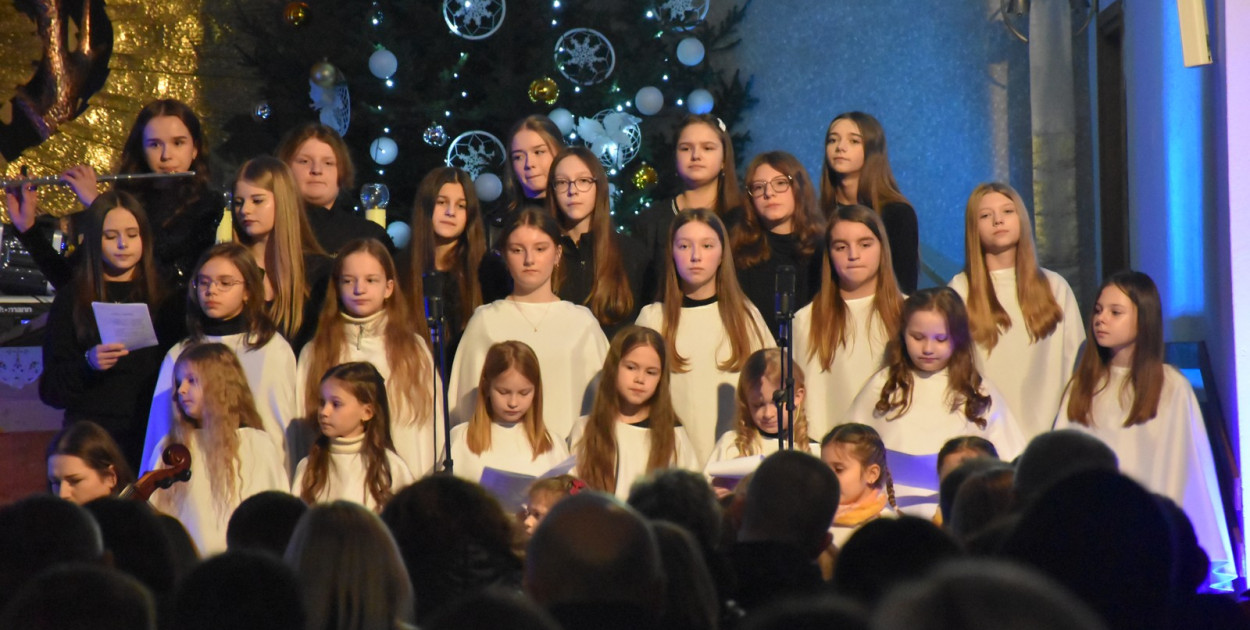 Koncert Scholi Anielskie Grajki w Jadachach