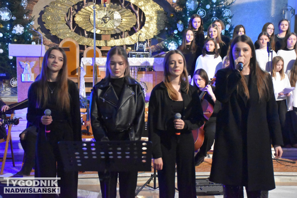 Koncert Scholi Anielskie Grajki w Jadachach