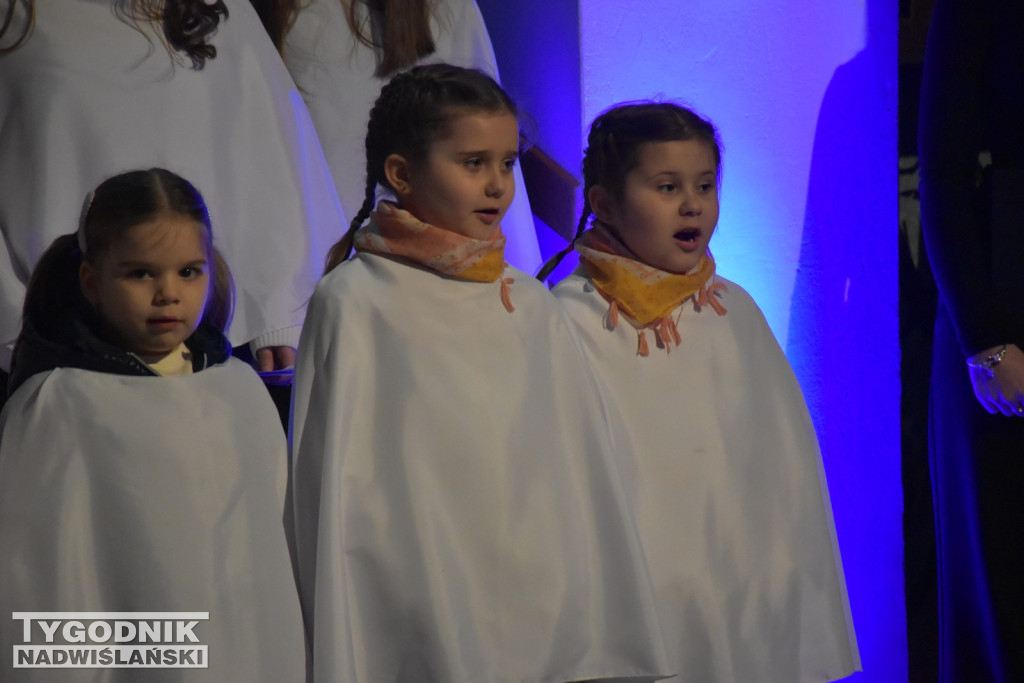 Koncert Scholi Anielskie Grajki w Jadachach