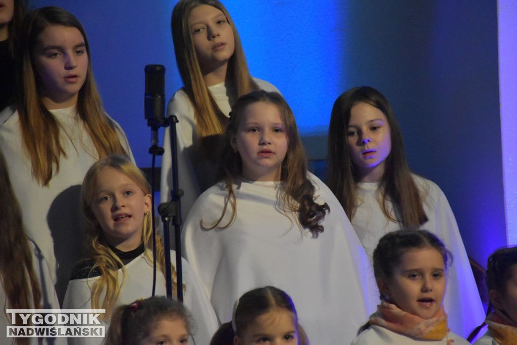 Koncert Scholi Anielskie Grajki w Jadachach