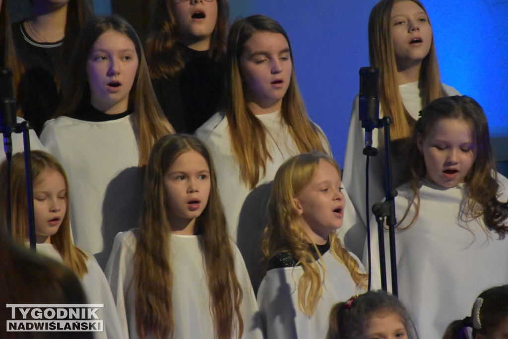 Koncert Scholi Anielskie Grajki w Jadachach