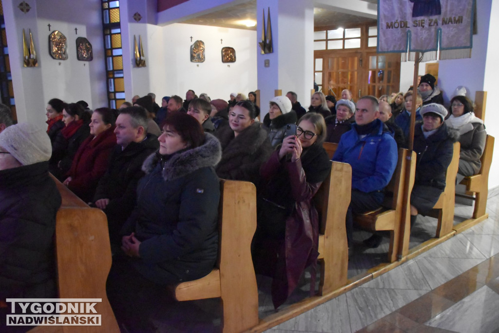 Koncert Scholi Anielskie Grajki w Jadachach