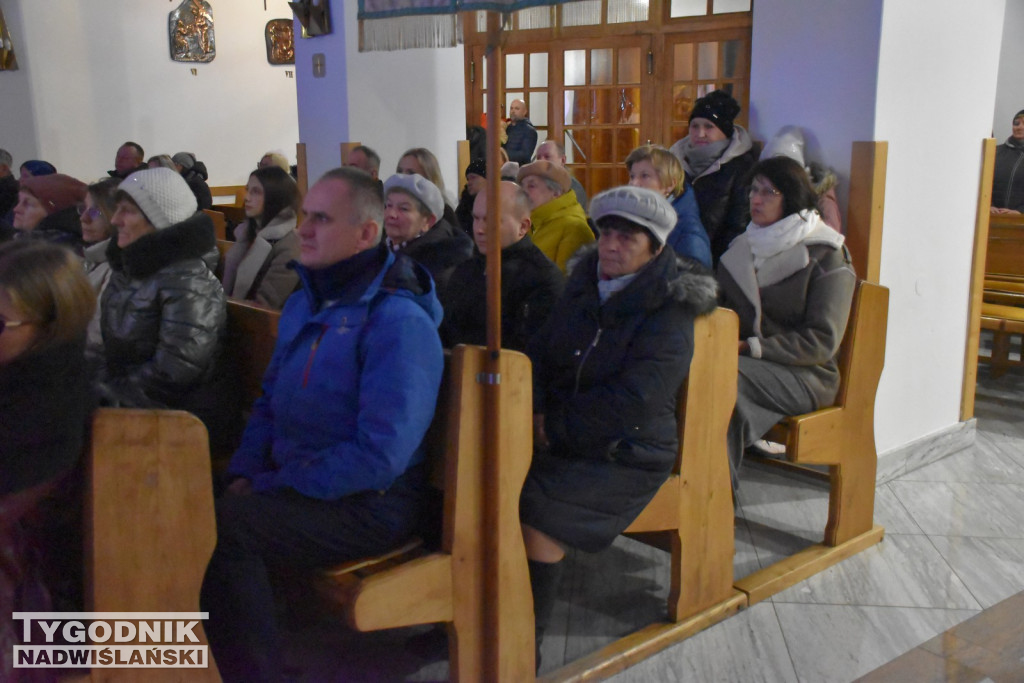 Koncert Scholi Anielskie Grajki w Jadachach