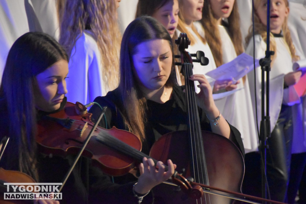 Koncert Scholi Anielskie Grajki w Jadachach