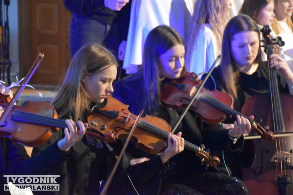 Koncert Scholi Anielskie Grajki w Jadachach