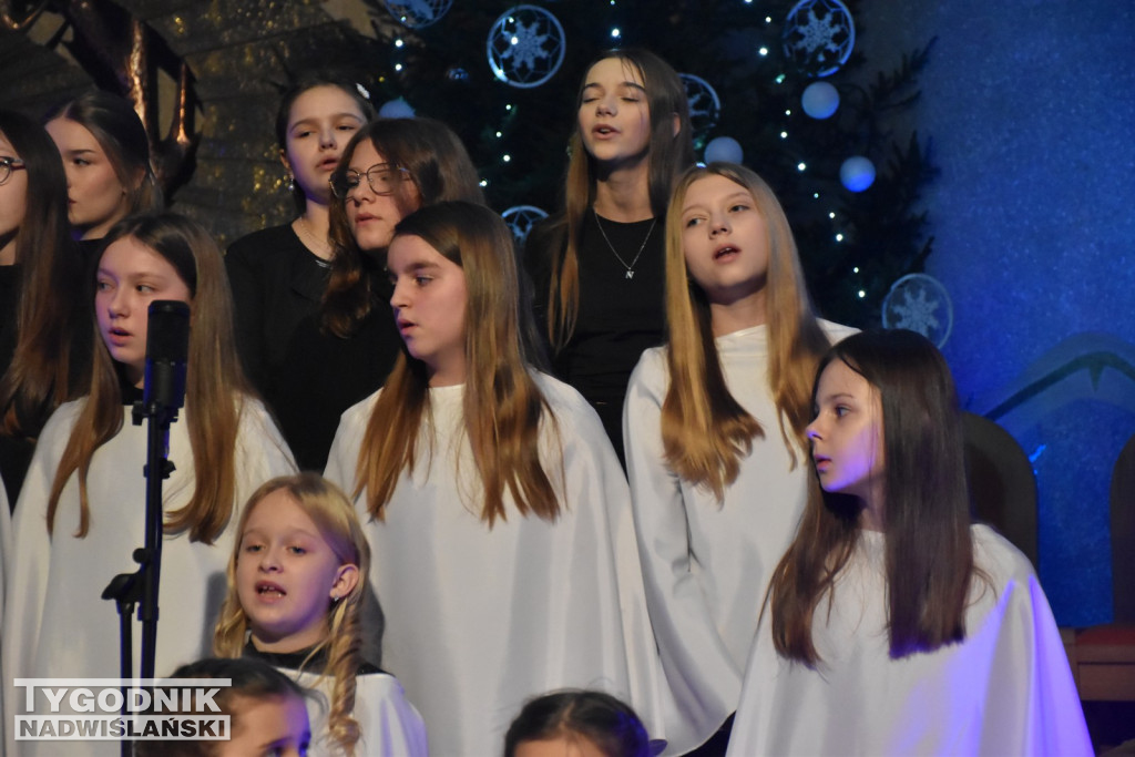 Koncert Scholi Anielskie Grajki w Jadachach