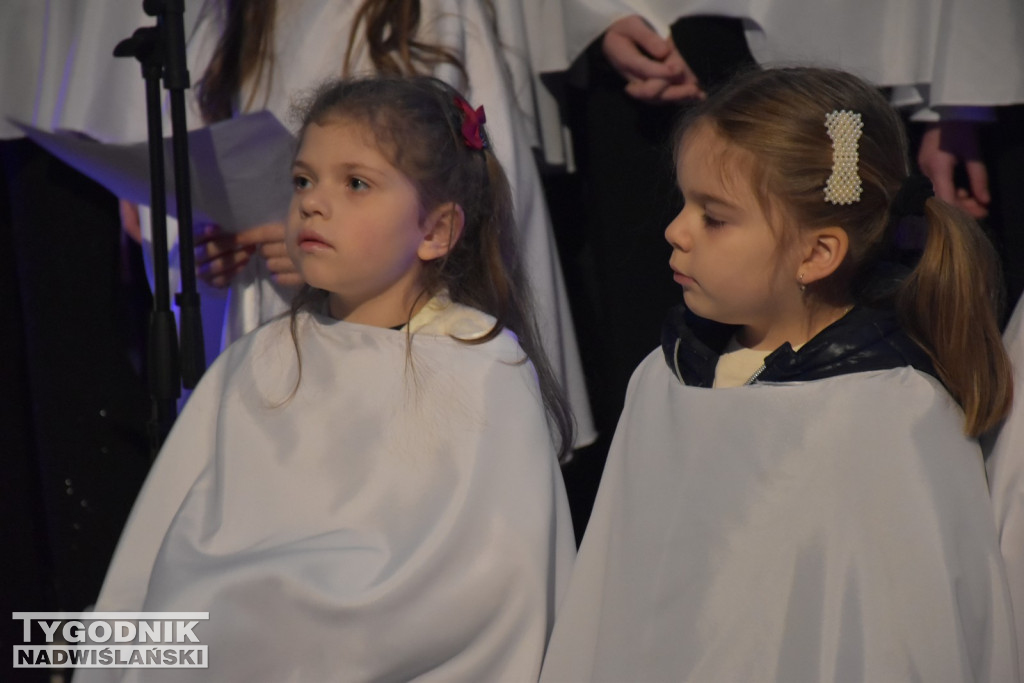 Koncert Scholi Anielskie Grajki w Jadachach