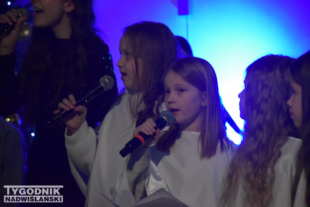 Koncert Scholi Anielskie Grajki w Jadachach