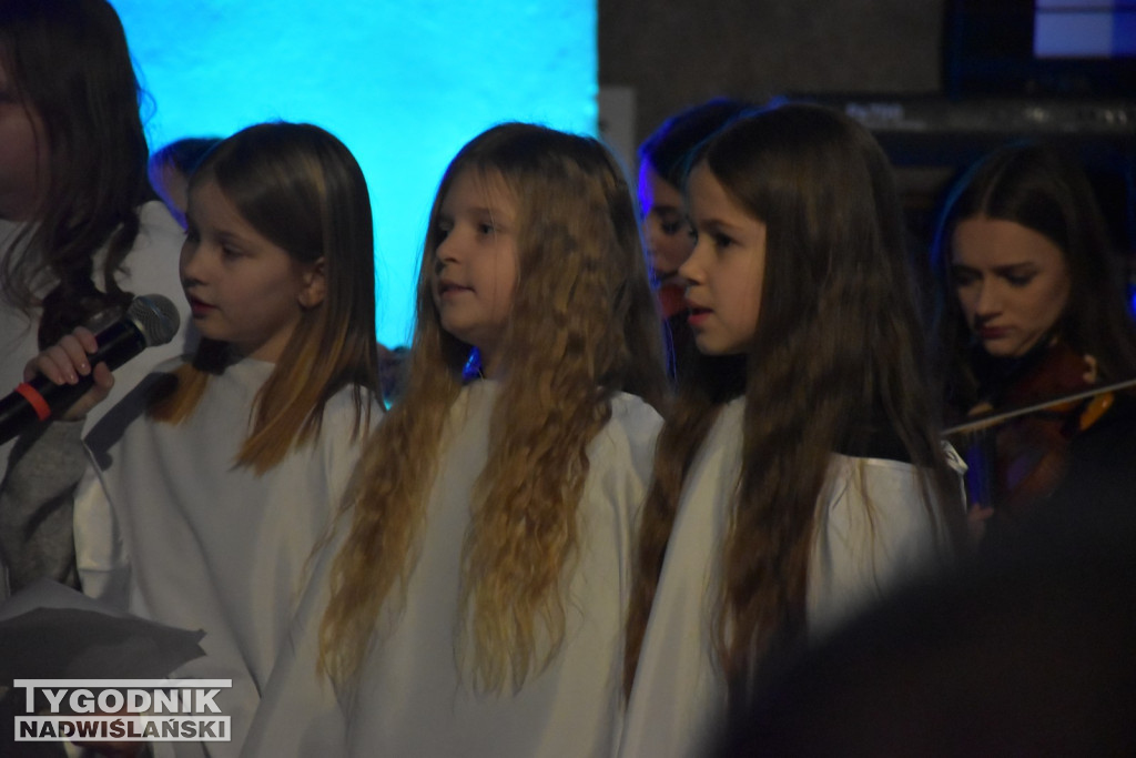 Koncert Scholi Anielskie Grajki w Jadachach