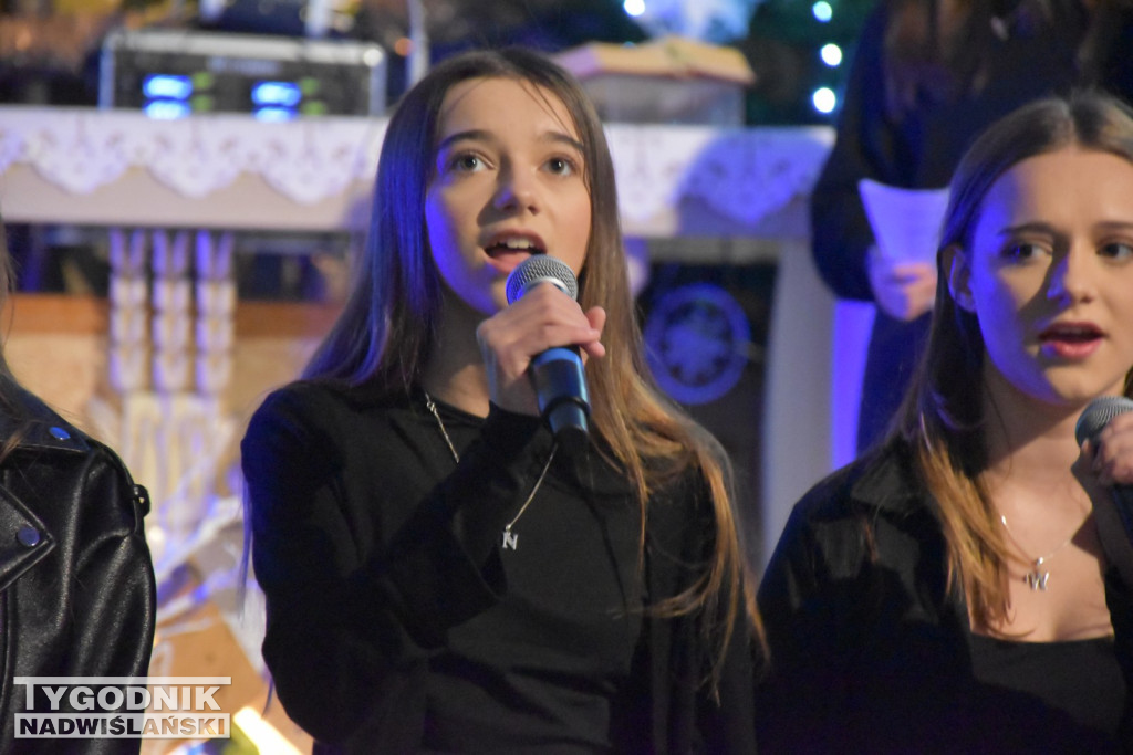 Koncert Scholi Anielskie Grajki w Jadachach