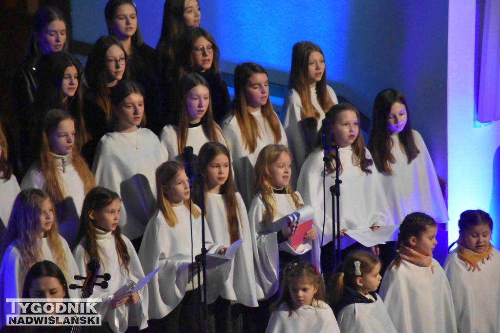 Koncert Scholi Anielskie Grajki w Jadachach