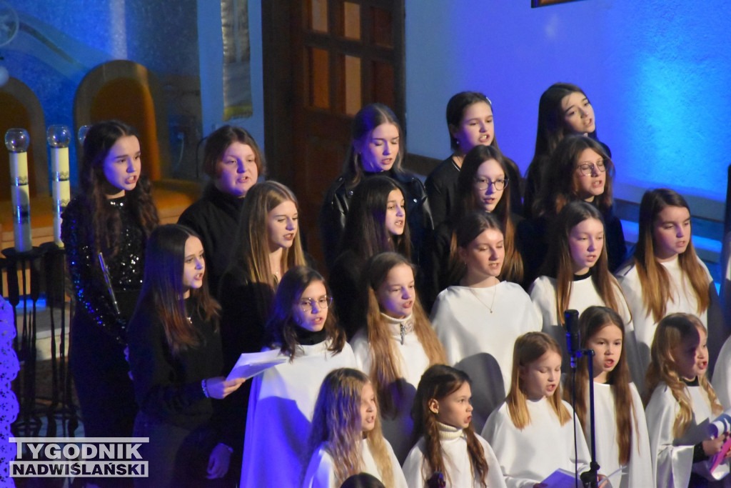 Koncert Scholi Anielskie Grajki w Jadachach