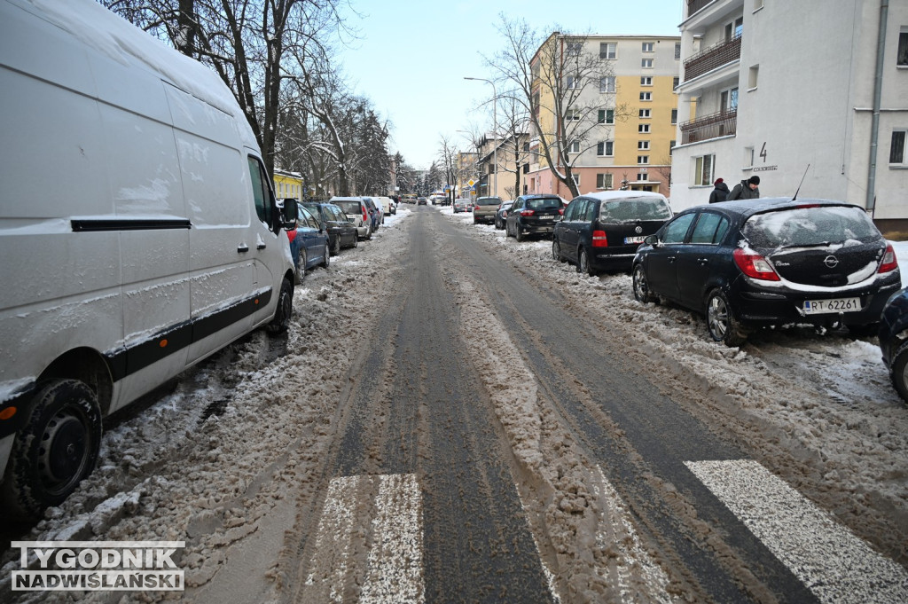 Sytuacja na drogach i chodnikach w Tarnobrzegu