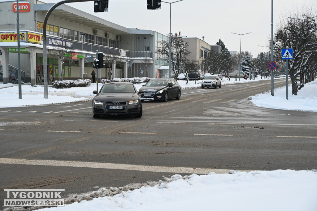 Sytuacja na drogach i chodnikach w Tarnobrzegu