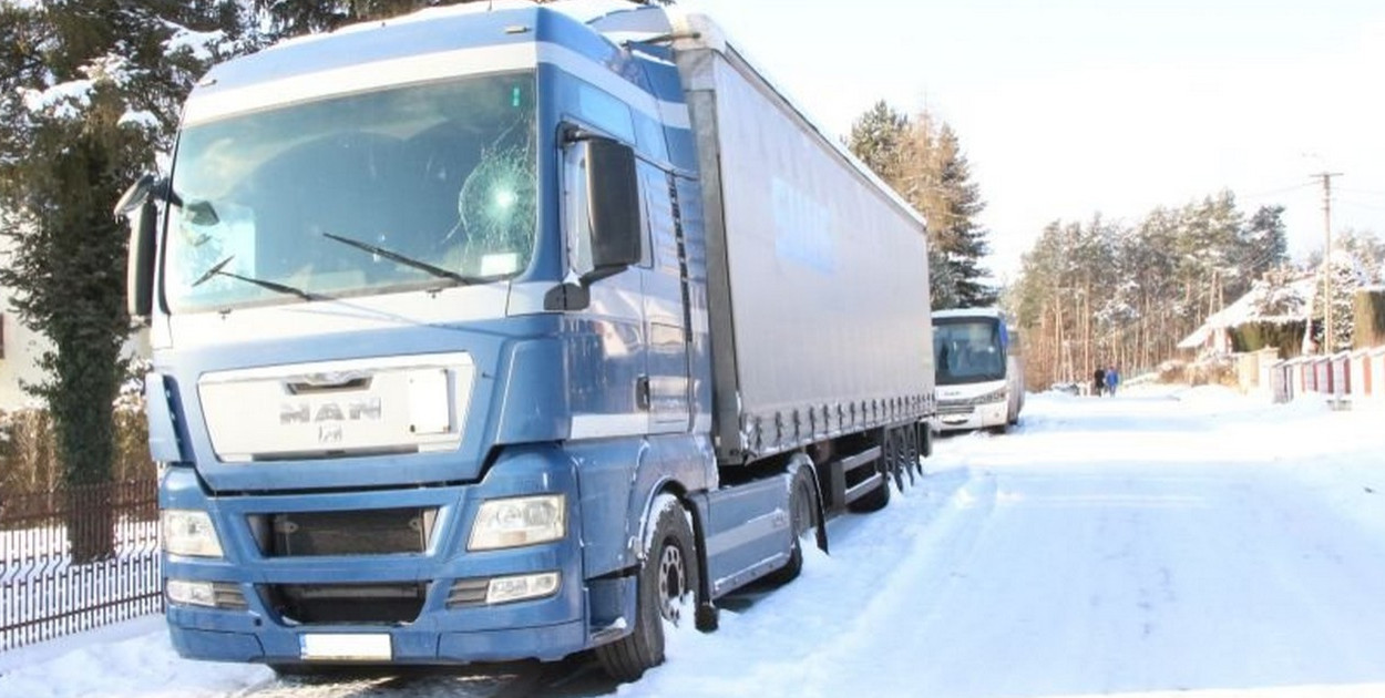 Wandal rozbijał szyby w samochodach