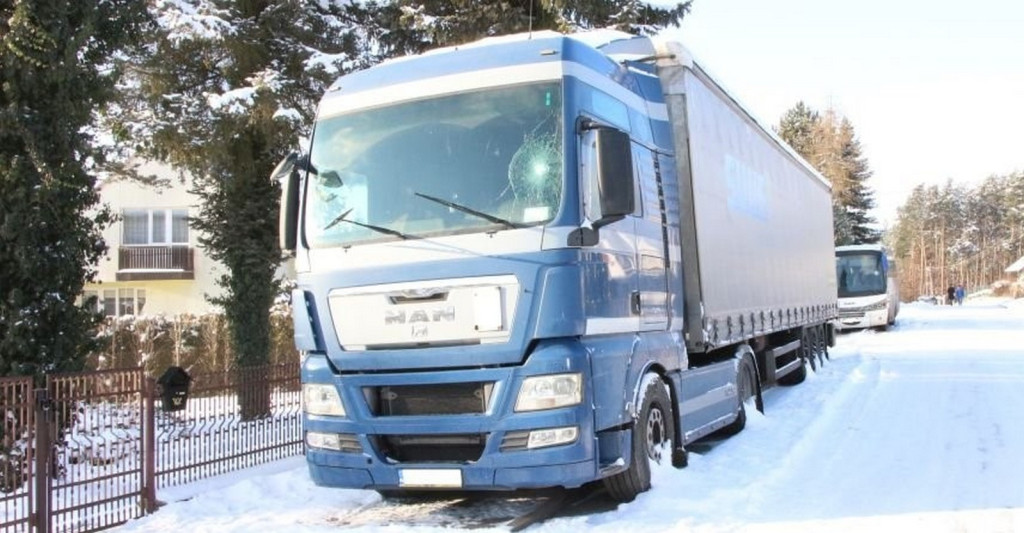 Wandal rozbijał szyby w samochodach