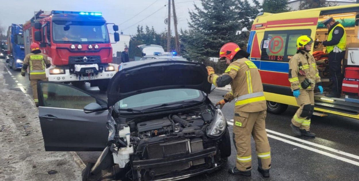 Zderzenie dwóch osobówek w Andruszkowicach