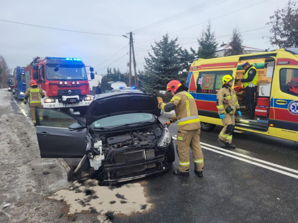 Zderzenie dwóch osobówek w Andruszkowicach