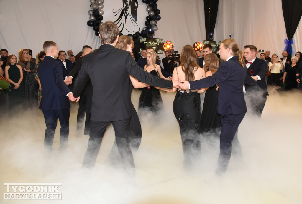 Studniówka LO w Chobrzanach