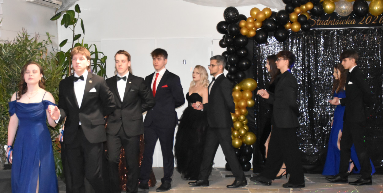 Studniówka KLO w Sandomierzu