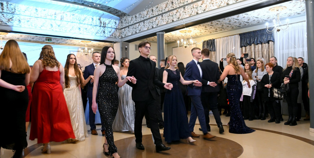 Studniówla ZS nr 3 - Budowlanki w Tarnobrzegu