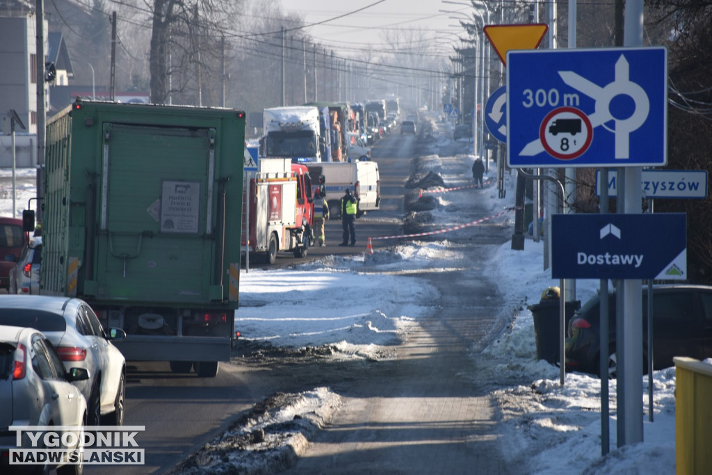 Przewrócona lampa w Tarnobrzegu
