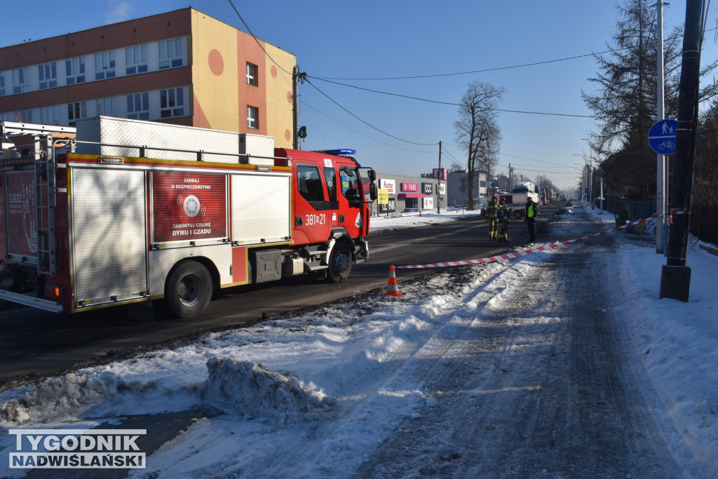 Przewrócona lampa w Tarnobrzegu