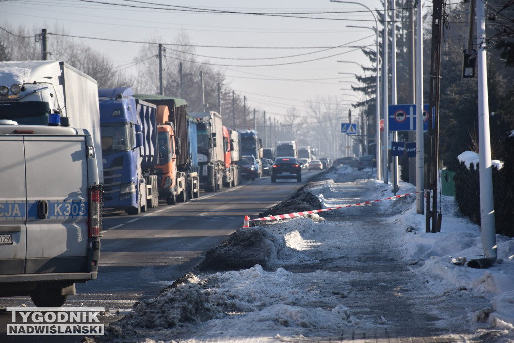 Przewrócona lampa w Tarnobrzegu