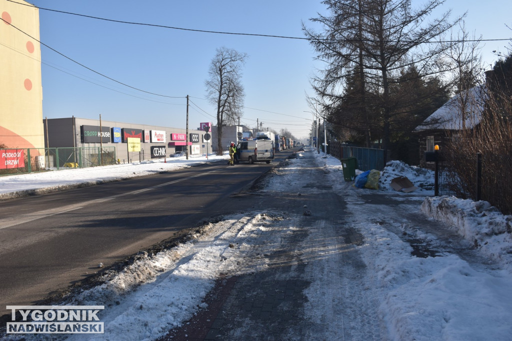 Przewrócona lampa w Tarnobrzegu