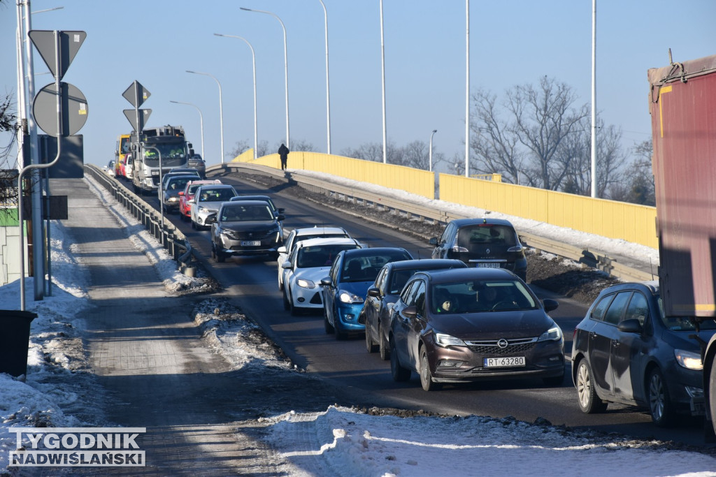 Przewrócona lampa w Tarnobrzegu