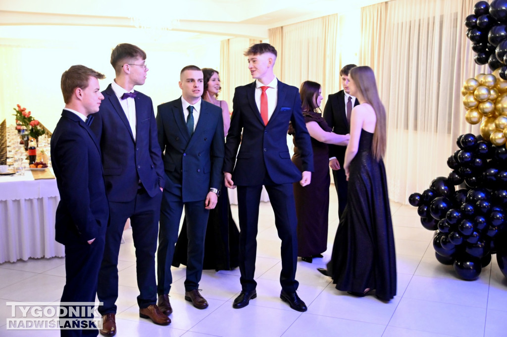 Studniówka Zespołu Szkół nr 2 w Nowej Dębie