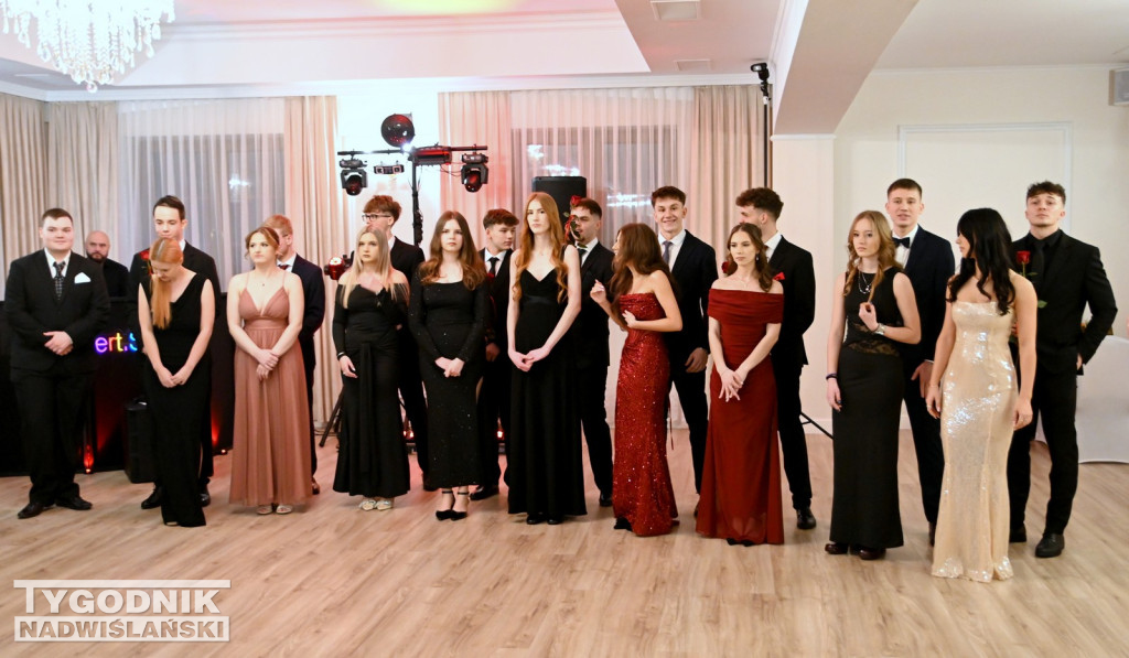 Studniówka Zespołu Szkół nr 2 w Nowej Dębie