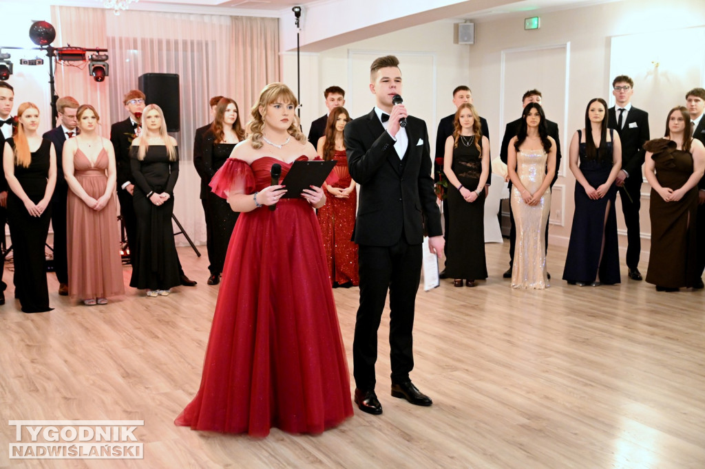 Studniówka Zespołu Szkół nr 2 w Nowej Dębie