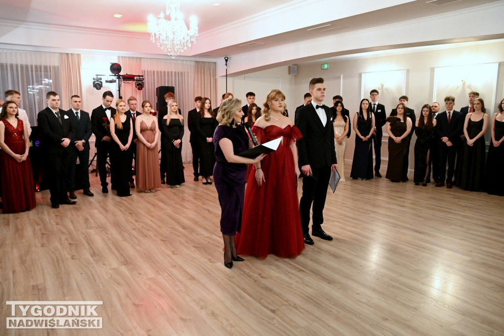 Studniówka Zespołu Szkół nr 2 w Nowej Dębie