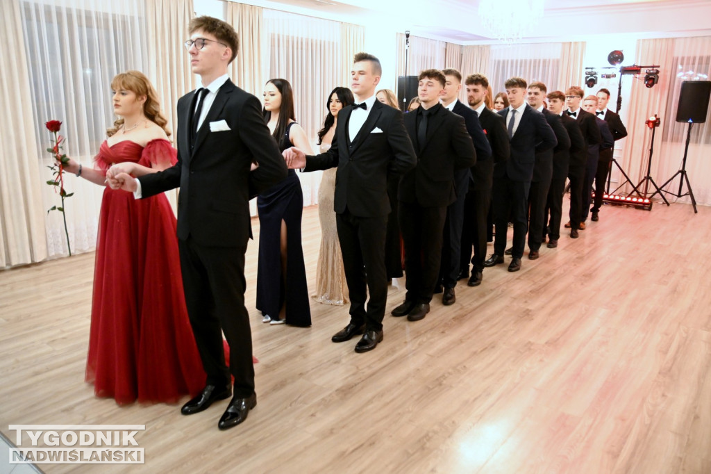 Studniówka Zespołu Szkół nr 2 w Nowej Dębie