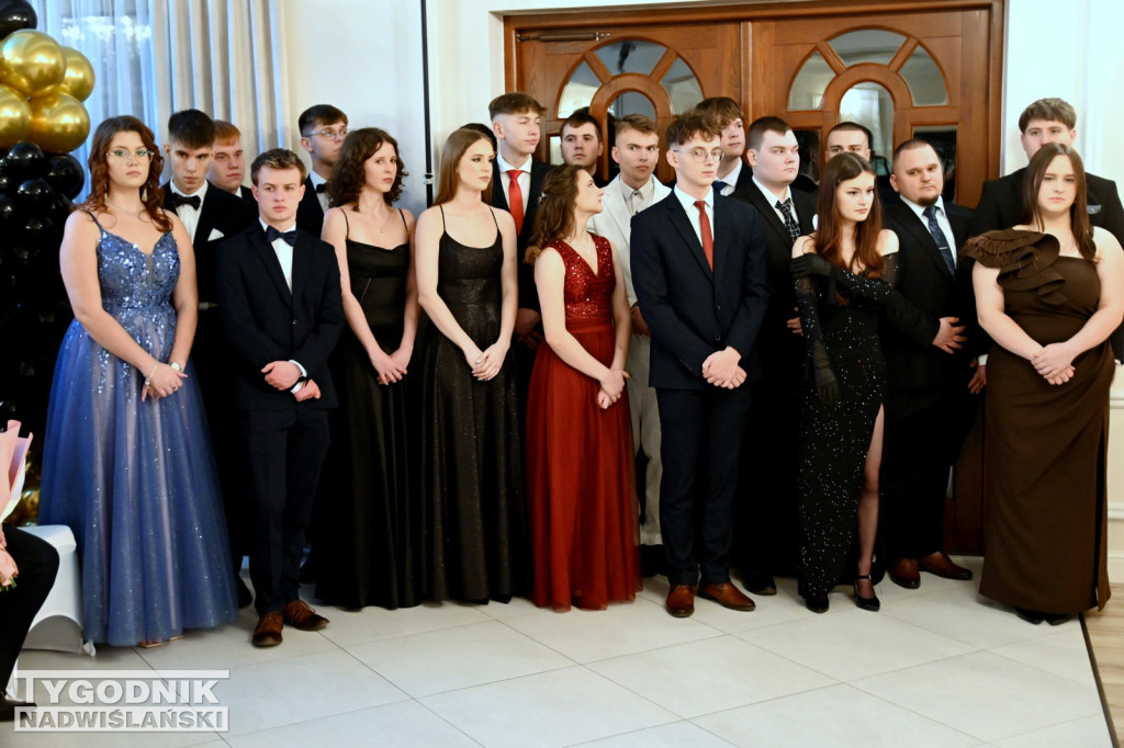 Studniówka Zespołu Szkół nr 2 w Nowej Dębie