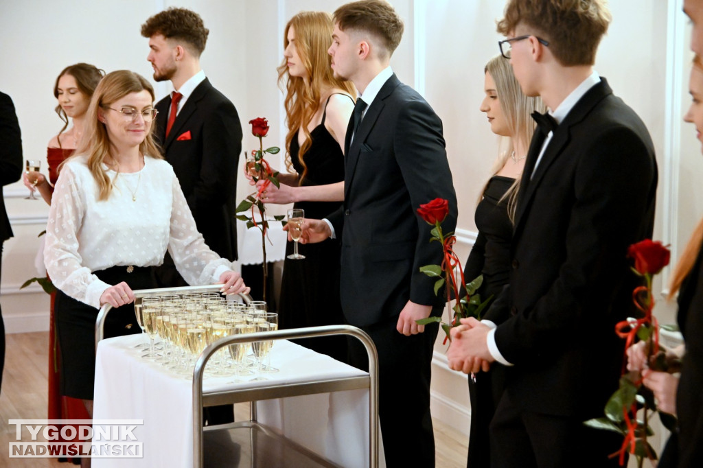 Studniówka Zespołu Szkół nr 2 w Nowej Dębie