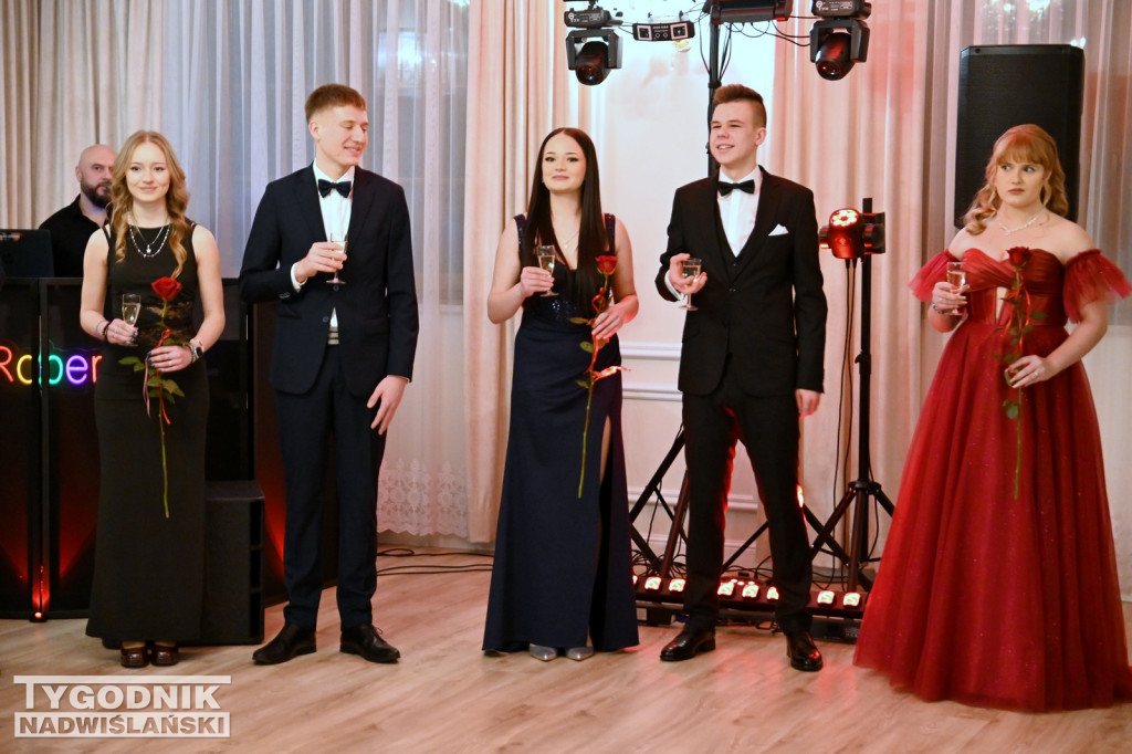 Studniówka Zespołu Szkół nr 2 w Nowej Dębie