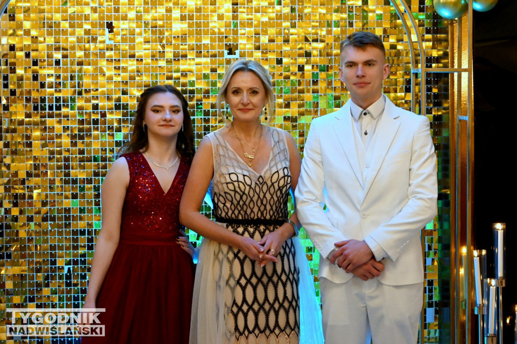 Studniówka Zespołu Szkół nr 2 w Nowej Dębie