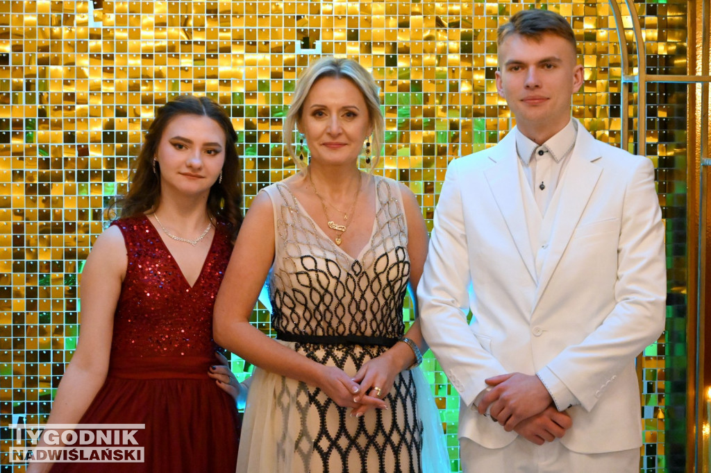 Studniówka Zespołu Szkół nr 2 w Nowej Dębie