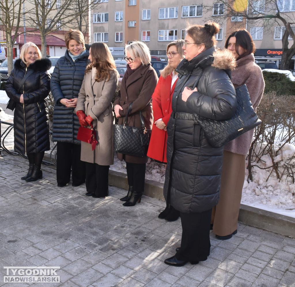 Przekazanie wozów sandomierskiej policji
