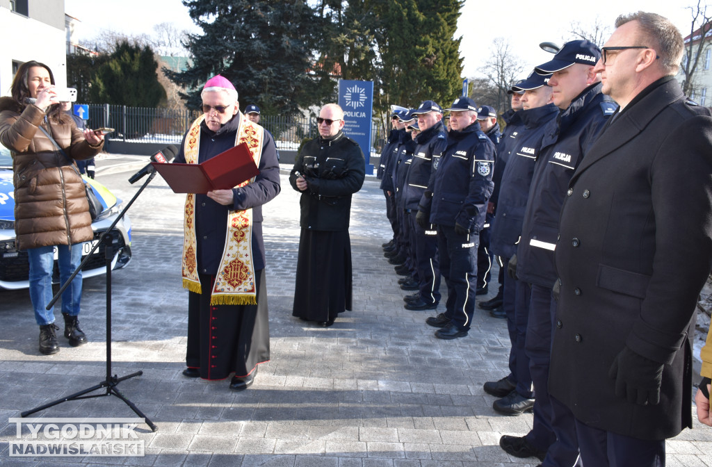 Przekazanie wozów sandomierskiej policji