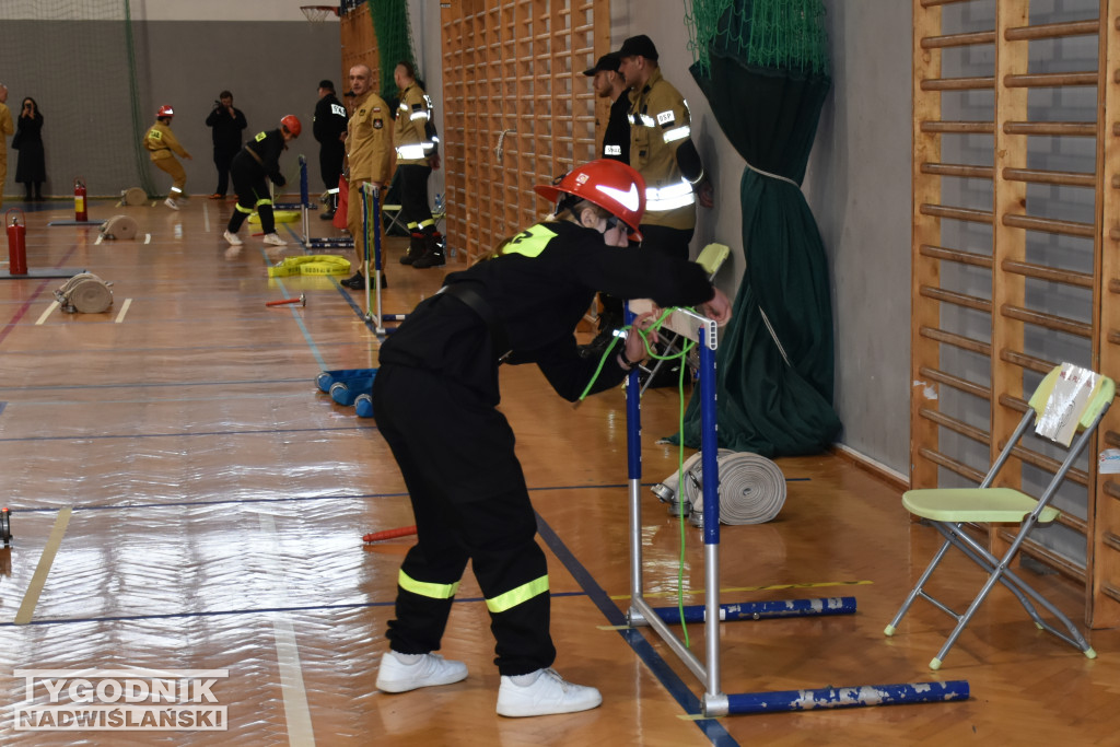 Halowe Zawody Młodzieżowych Drużyn Pożarniczych