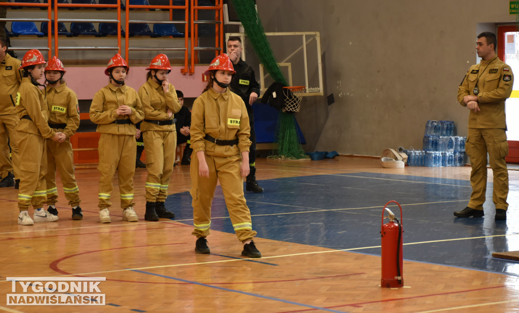 Halowe Zawody Młodzieżowych Drużyn Pożarniczych