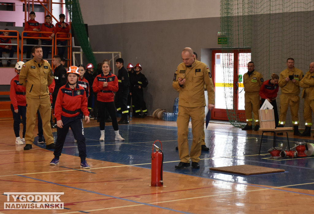 Halowe Zawody Młodzieżowych Drużyn Pożarniczych