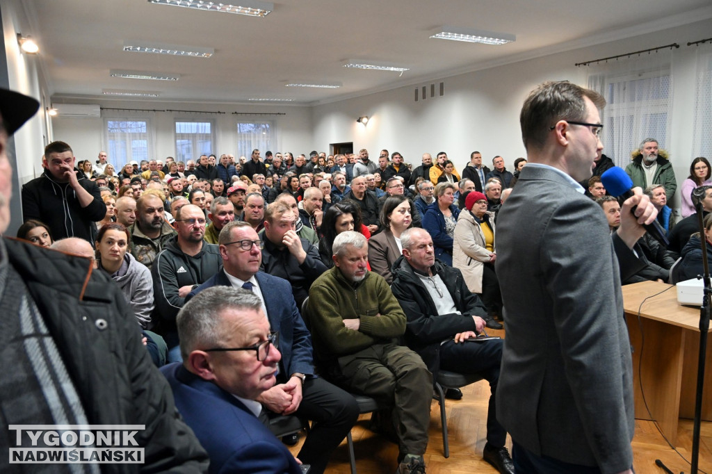 Spotkanie w sprawie przebiegu nowej DK9 w Stalach