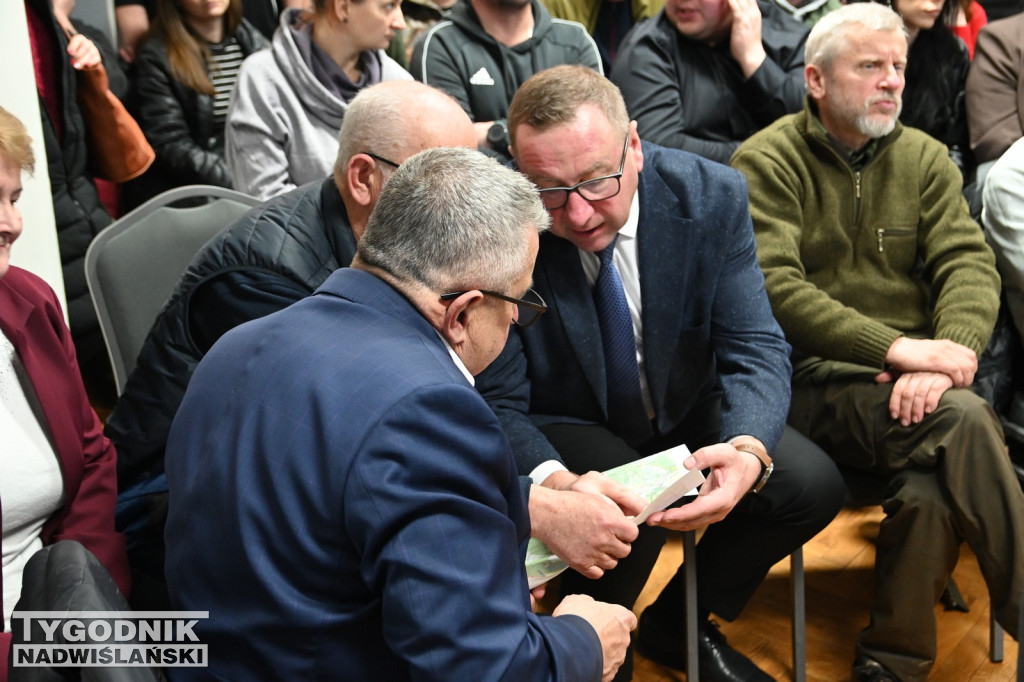 Spotkanie w sprawie przebiegu nowej DK9 w Stalach